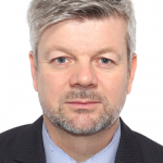 Interviewing a Canadian Newspaper Columnist: Areas of Interest in Japan and Current Situation of News Media in Canada